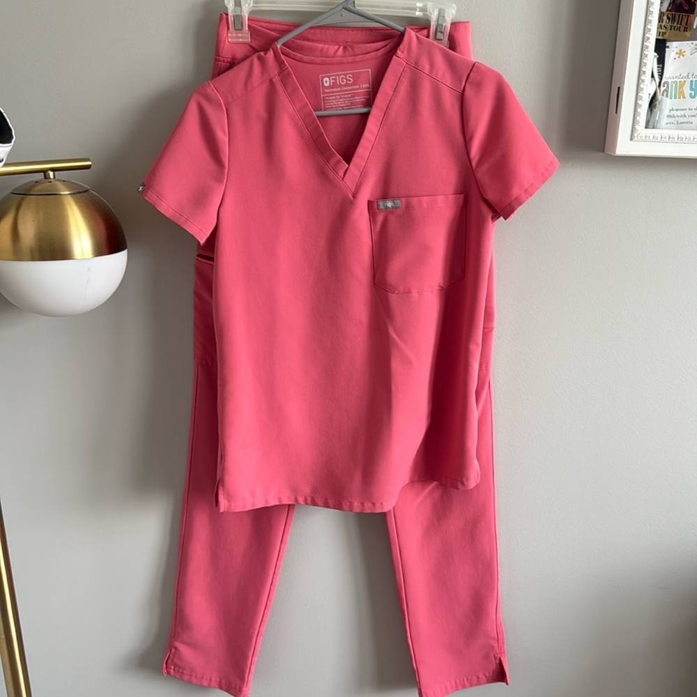 Dusty rose/ quartz figs